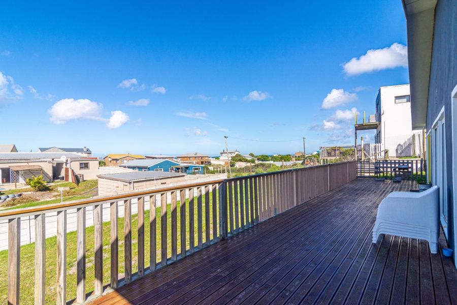 4 Bedroom Property for Sale in Pearly Beach Western Cape